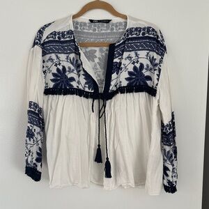 Zara Women's Navy and White Boho Blouse
